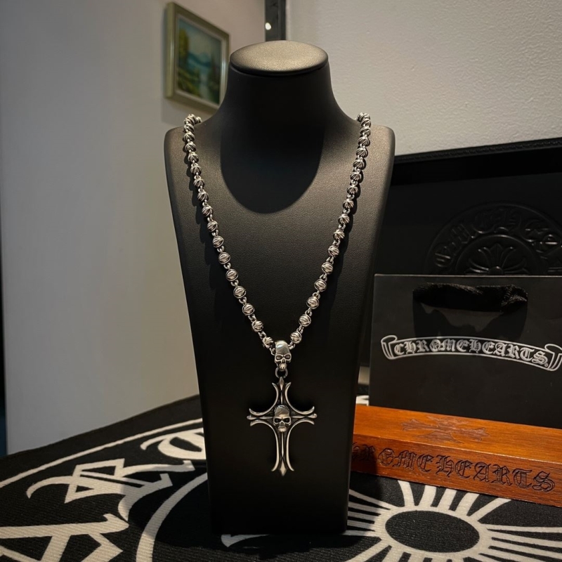 Ch**me He**ts necklaces